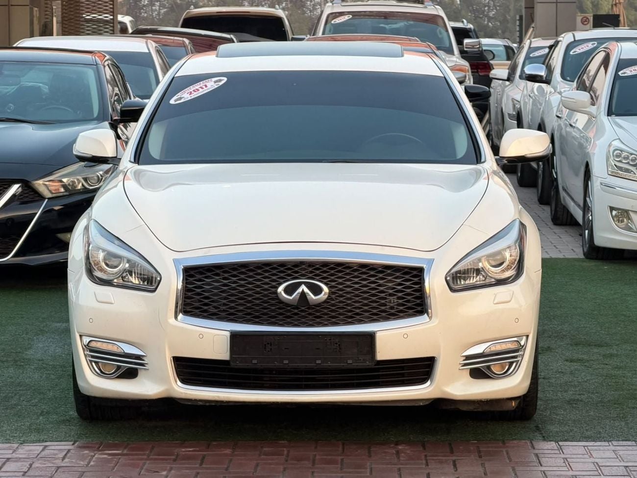Infiniti Q70 EXCELLENCE First owner from the dealership, full option, sunroof, two keys