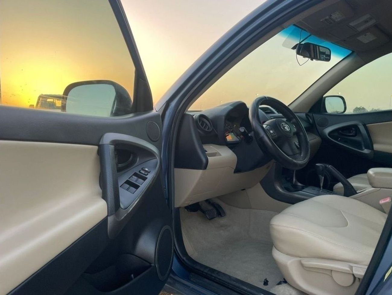 تويوتا راف ٤ ليميتيد 2012 Toyota Rav4 2.5L V4 VVT-I Super Strong Engine - Freshly Imported USA - UAE PASS