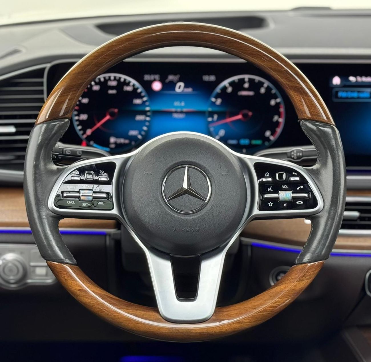 مرسيدس بنز GLS 450 2020 Mercedes-Benz GLS 450 4MATIC Premium, Oct/2026 Warranty, Mercedes Full Service History