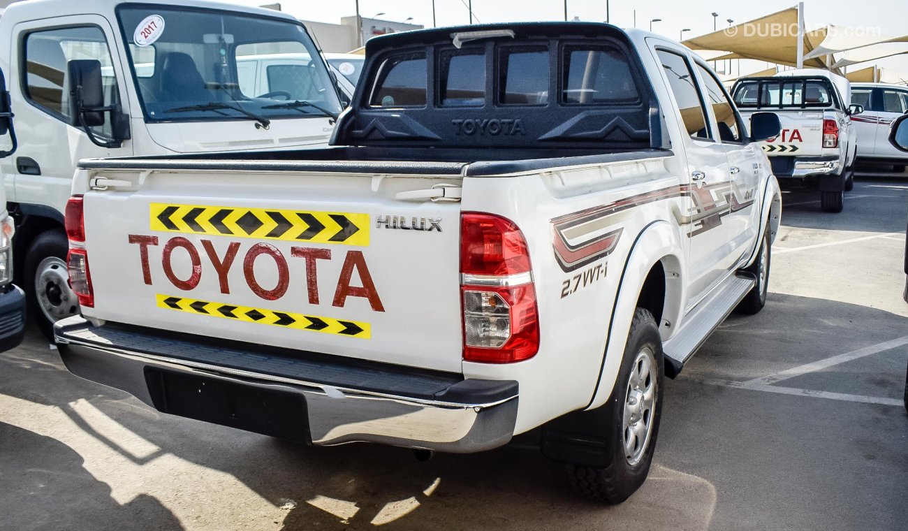 Toyota Hilux With Tan seat covers