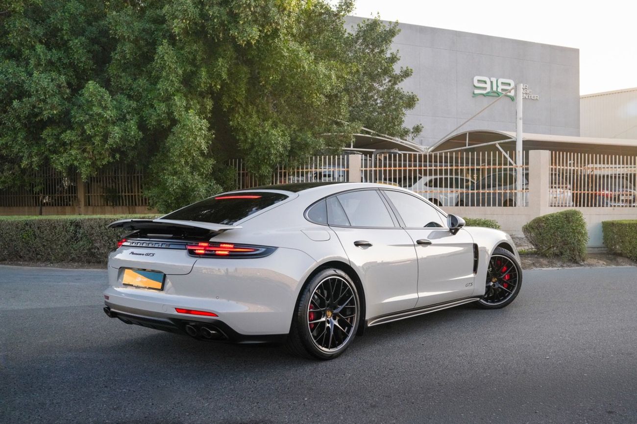 Porsche Panamera GTS 4.0L (455 HP)