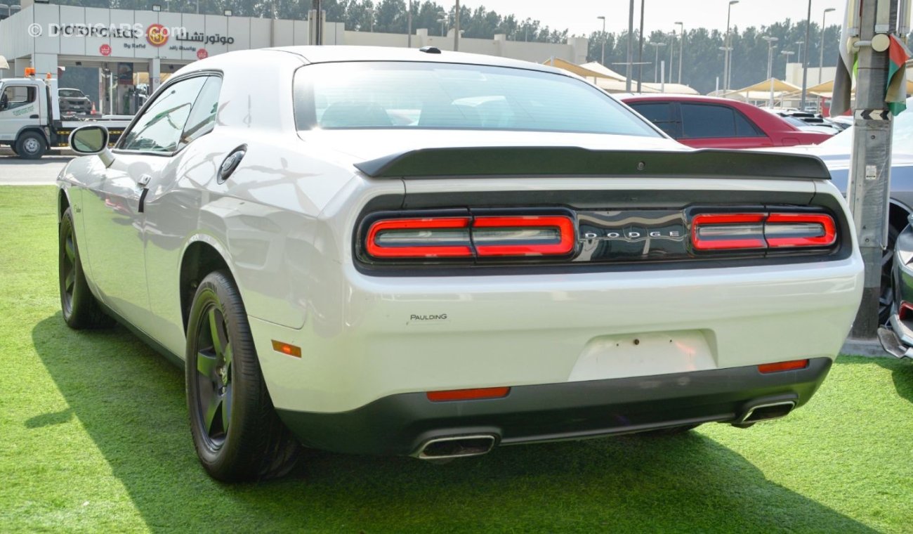 دودج تشالينجر Dodge Challenger SXT V6 2018/Leather Seats/Very Good Condition