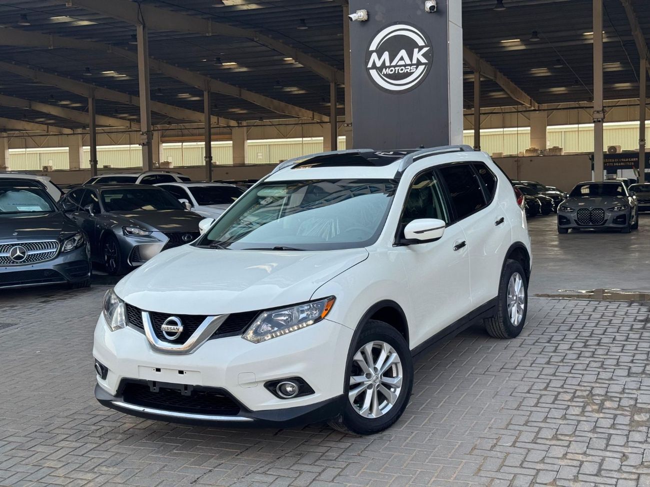 Nissan Rogue SV / V4 2.5L / PANORAMIC SUNROOF / BIG SCREEN / 4X4 / RIMS / IN PERFECT CONDITION