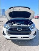 تويوتا هيلوكس diesel 2.8 liter automatic gear right hand with back camera push start