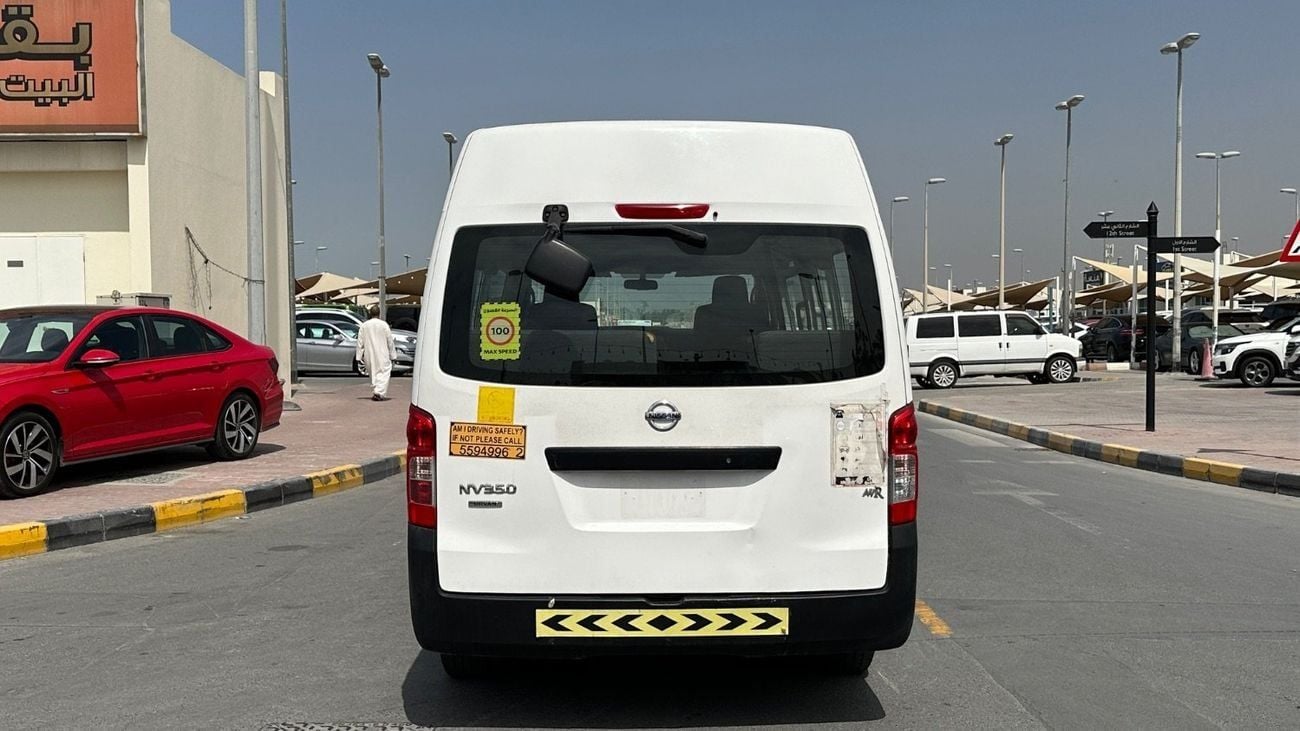Nissan Urvan STD Microbus 13-Seater Manual (5-Door)