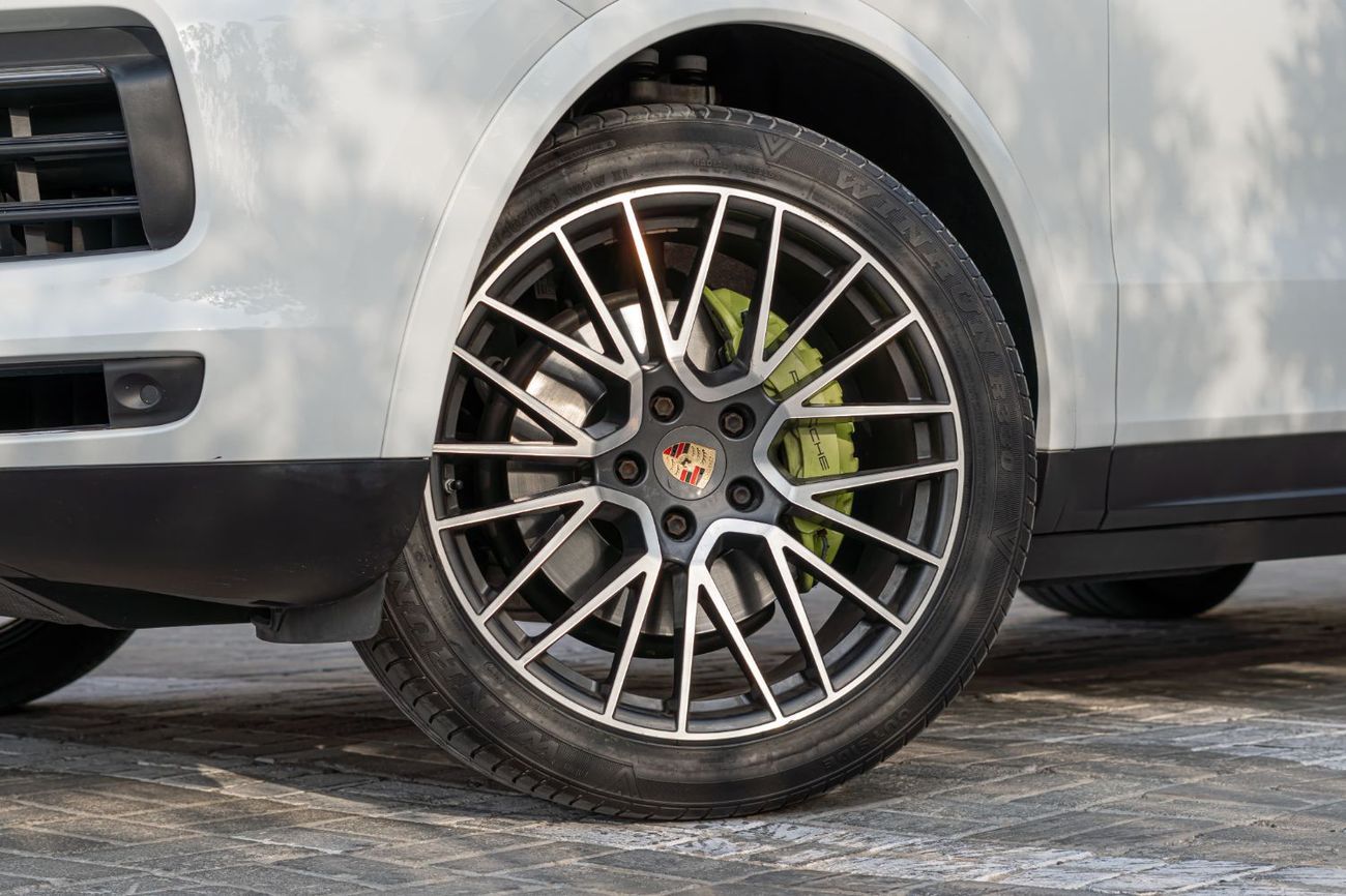 Porsche Cayenne E-Hybrid 3.0L (355 HP)