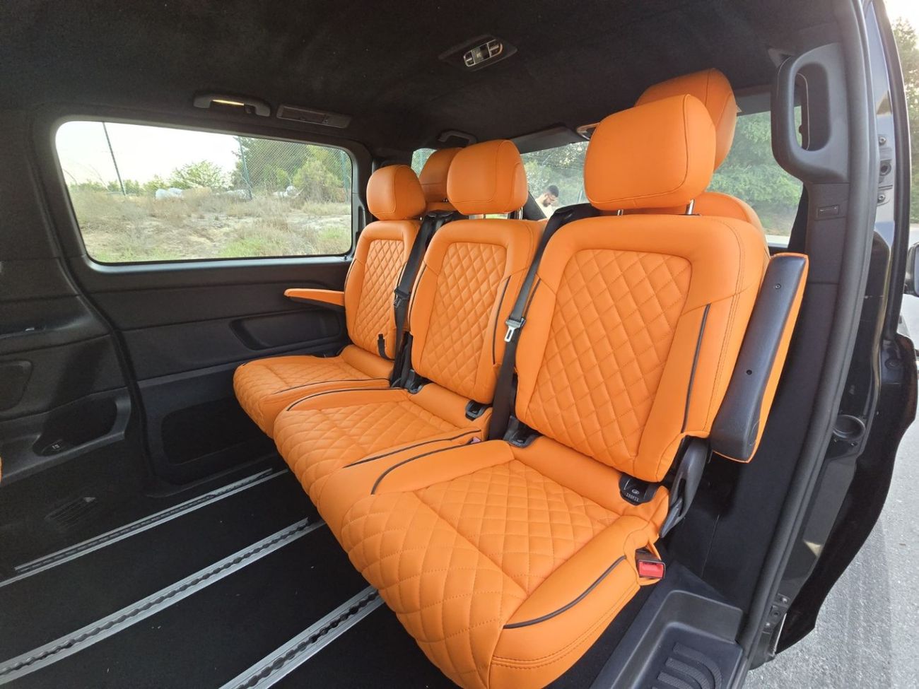 Mercedes-Benz V 250 Std 2.1L MERCEDES V-250 GCC 2018 BODY KIT MAYBACH 2023 // PERFECT CONDITION WITH GOOD PRICE