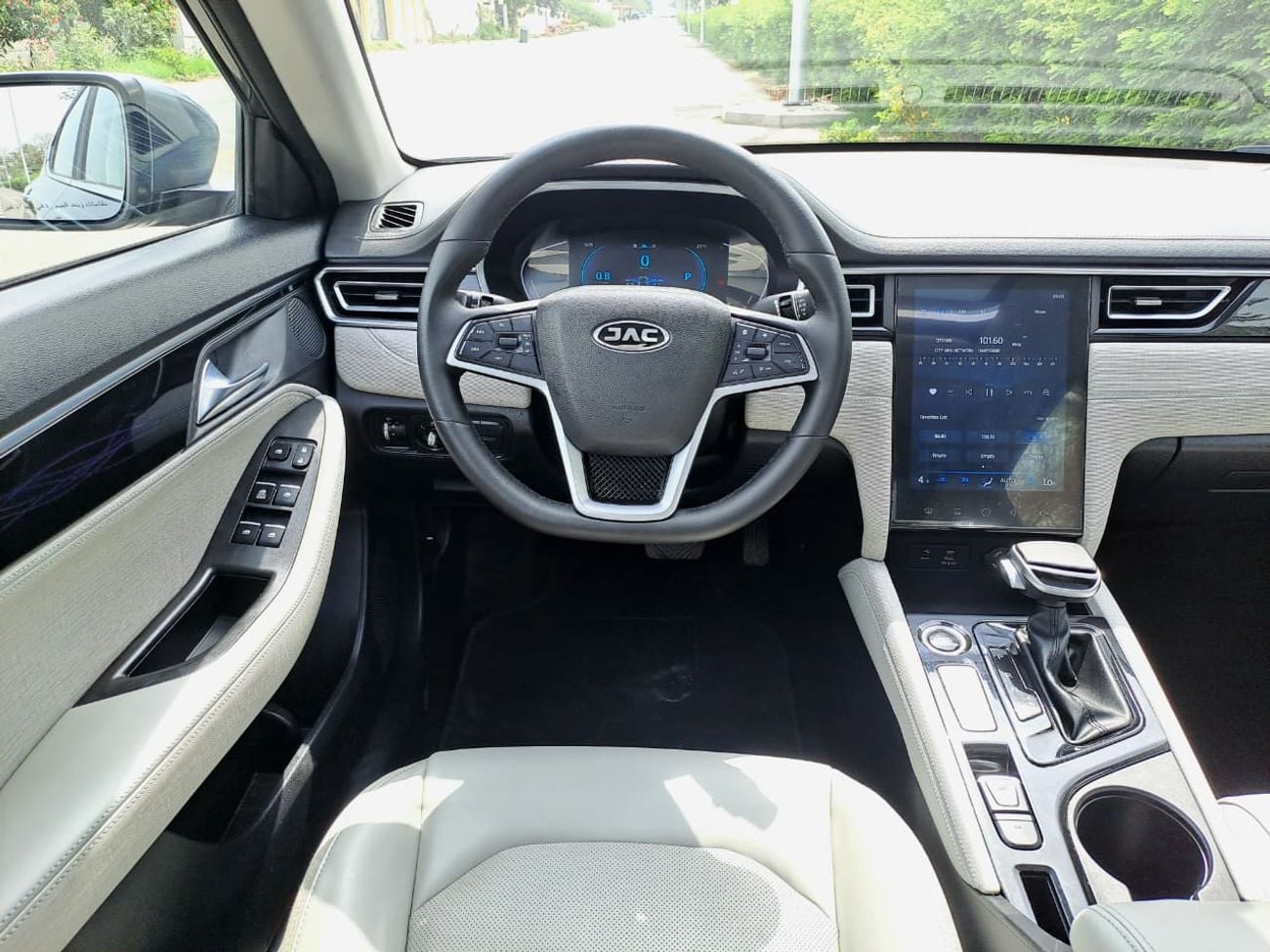 جاك J7 530-Monthly l GCC l Cruise, Sunroof, Leather Seats l Accident Free