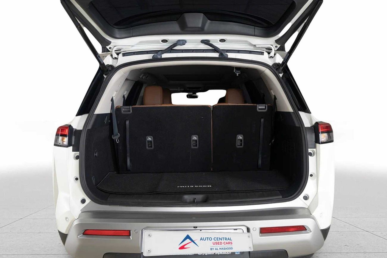 Nissan Pathfinder SL 3.5L (260 HP) 4WD SL 3.5