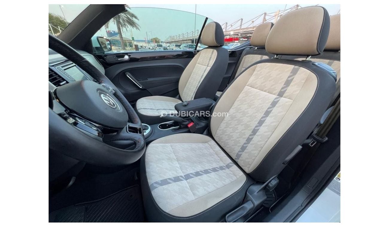 Volkswagen Beetle VOLKSWAGEN BEETLE TURBO 2018 IN LOW MILEAGE CONVERTABLE