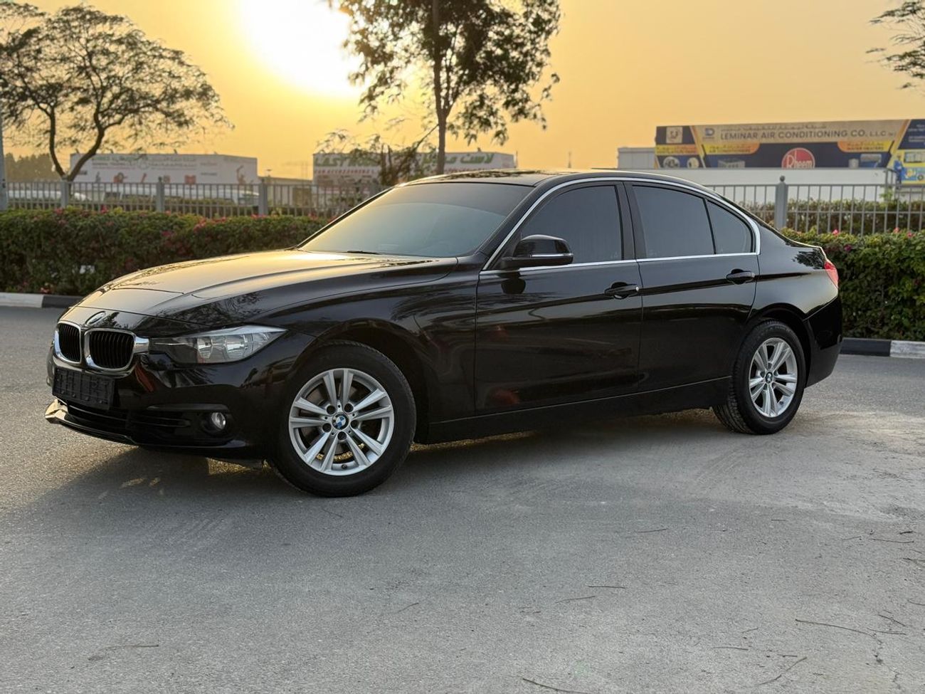 BMW 318i 2017 BMW 318I GCC VERY CLEAN Std 1.5L