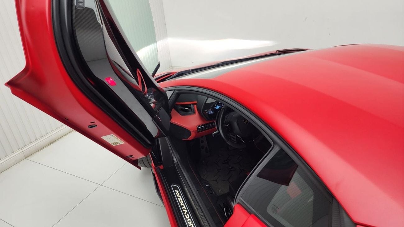 لامبورغيني أفينتادور 6.5L V12