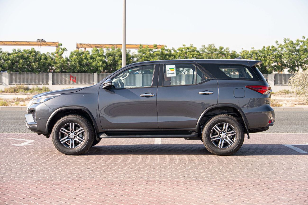 تويوتا فورتونر 2025 Toyota Fortuner 2.7 - Grey Mettalic Inside Chamois | Export Only