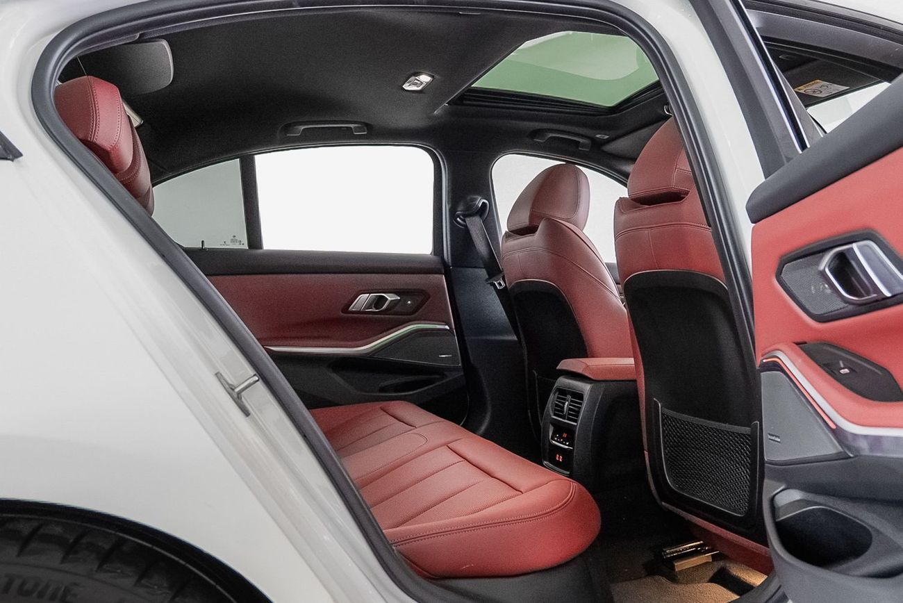 بي أم دبليو 330i