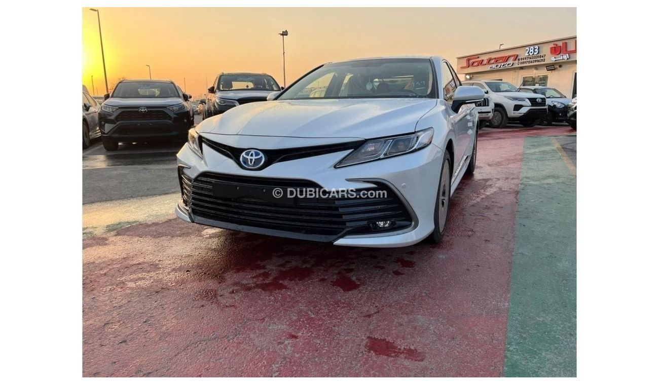 Toyota Camry 2023 GLE (( Hybrid )) White color , 2.5L 4cyl Petrol, A/T, FWD