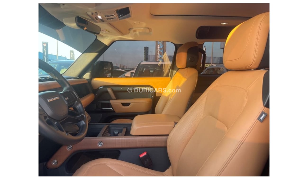 Land Rover Defender SE P300