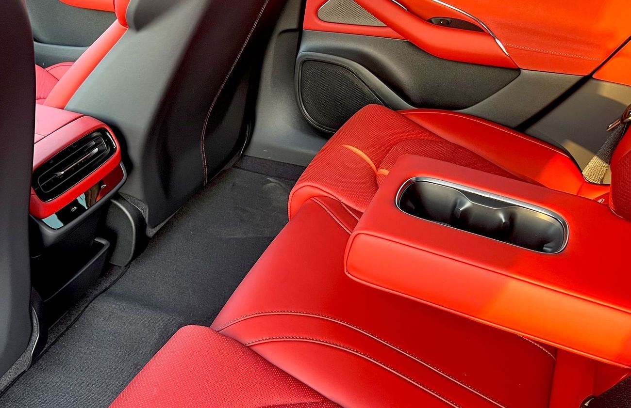 Xiaomi SU7 Max AWD 2025 Max Black Metallic (EXPORT ONLY)