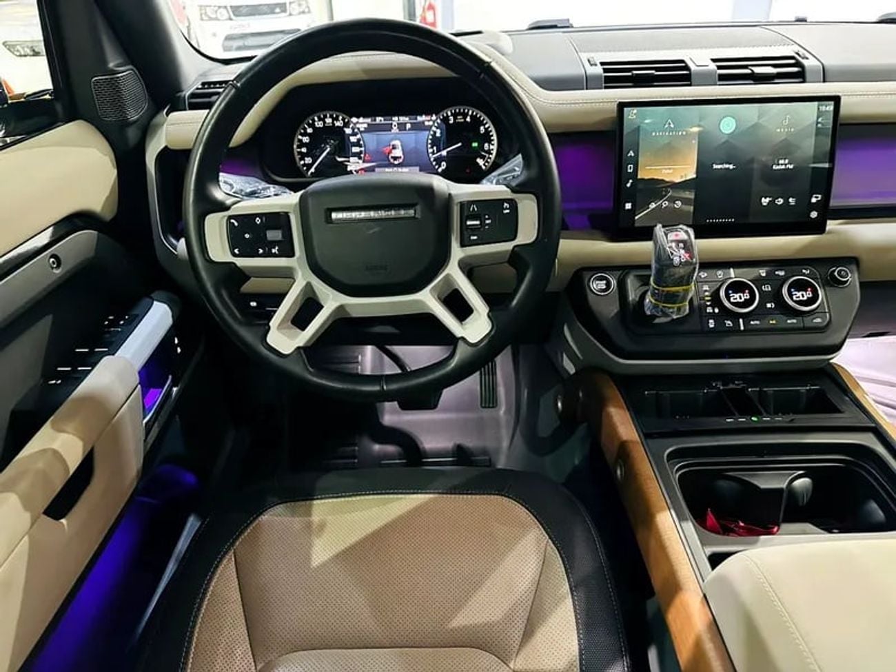 Land Rover Defender X DYNAMIC GCC SPECS UNDER AGENCY WARRANTY TILL ORIGINAL PAINT