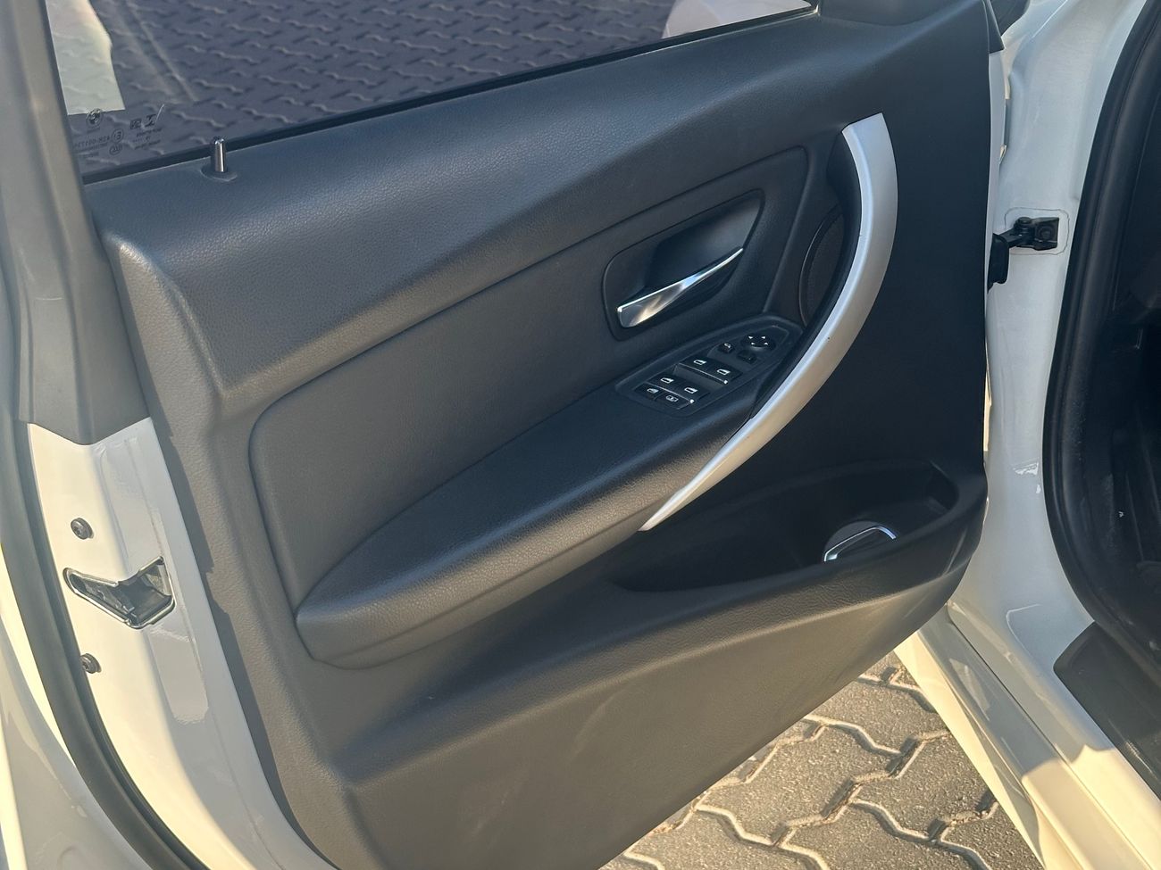 بي أم دبليو 318i