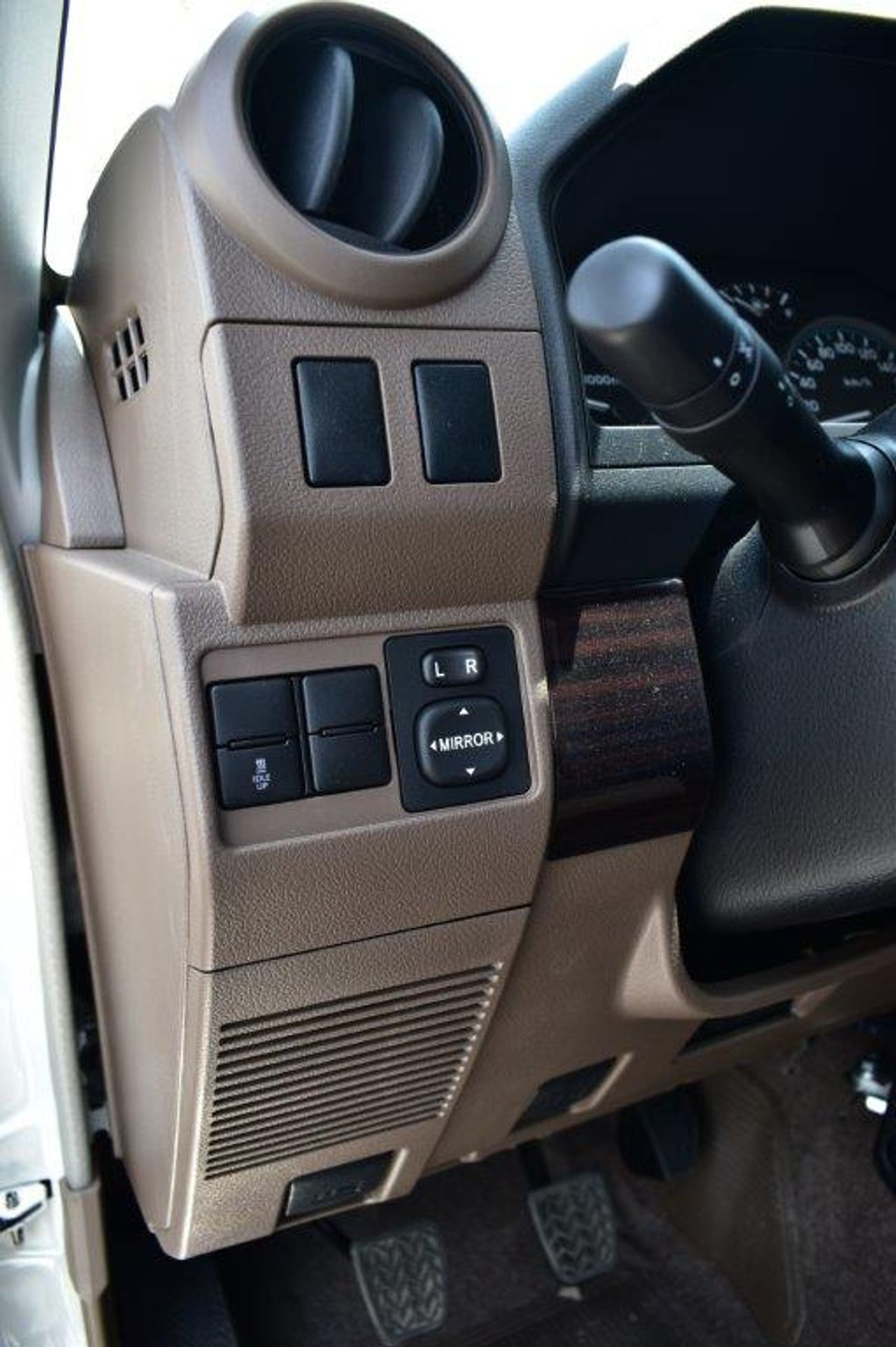 Toyota Land Cruiser 70 2025 MODEL TOYOTA LAND CRUISER 76 HARDTOP LX 2.8L DIESEL 4WD 5-SEATER MANUAL TRANSMISSION