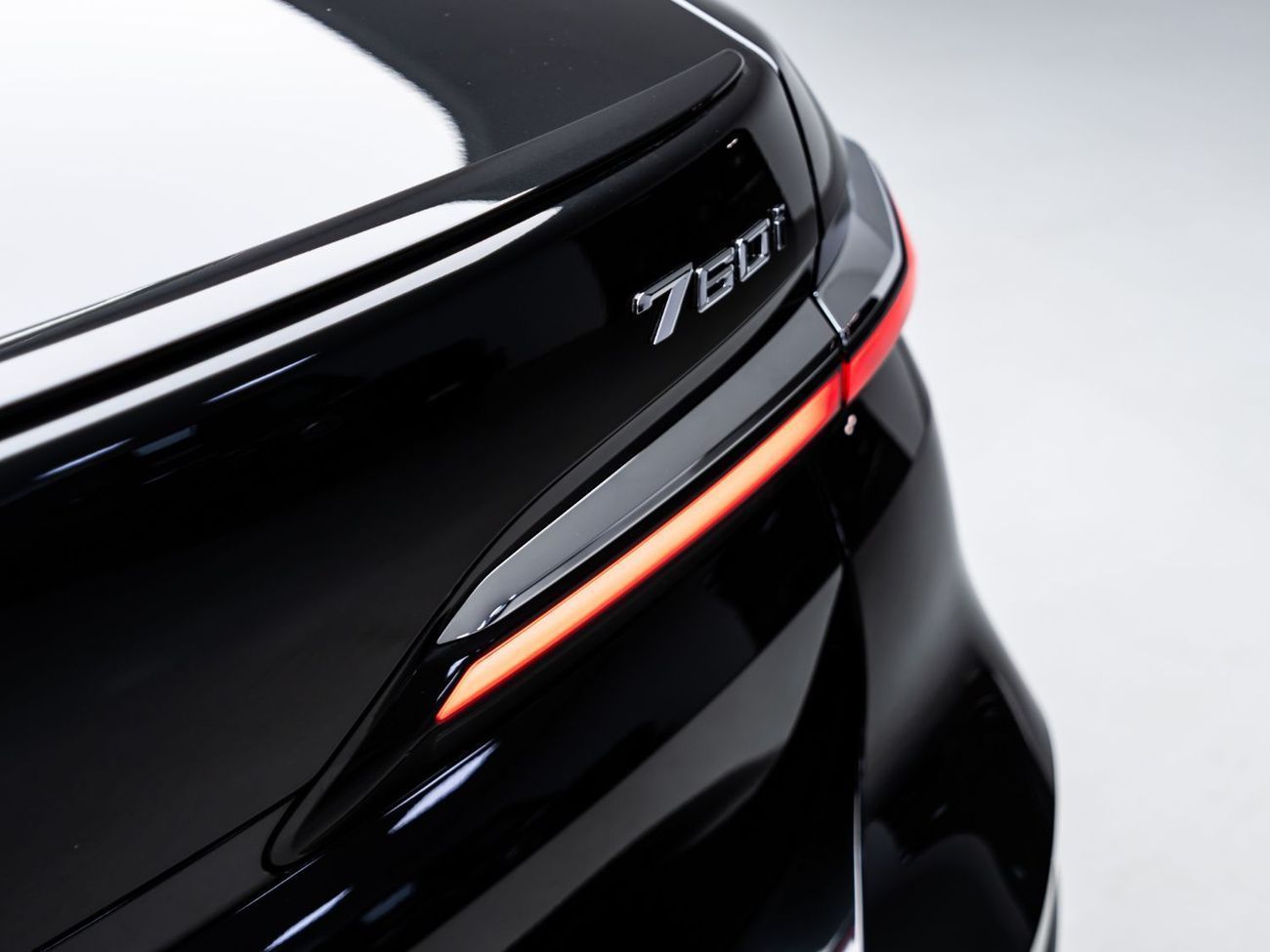 BMW 760Li 2024 BMW 760Li, 4.4 V8, 4WD, 536bhp, 8 Speed Automatic