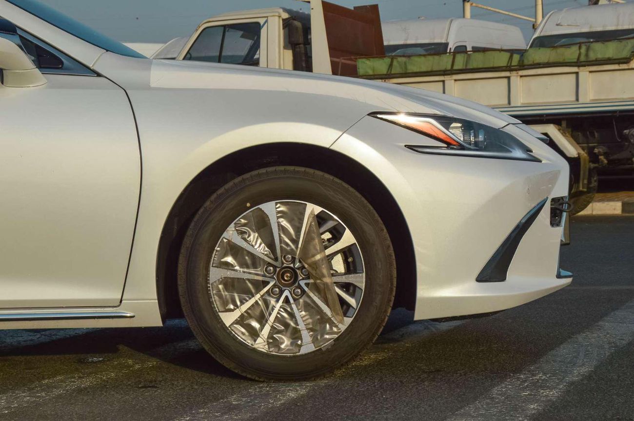 لكزس ES 350 LEXUS ES350 3.5L FWD PETROL SEDAN 2025