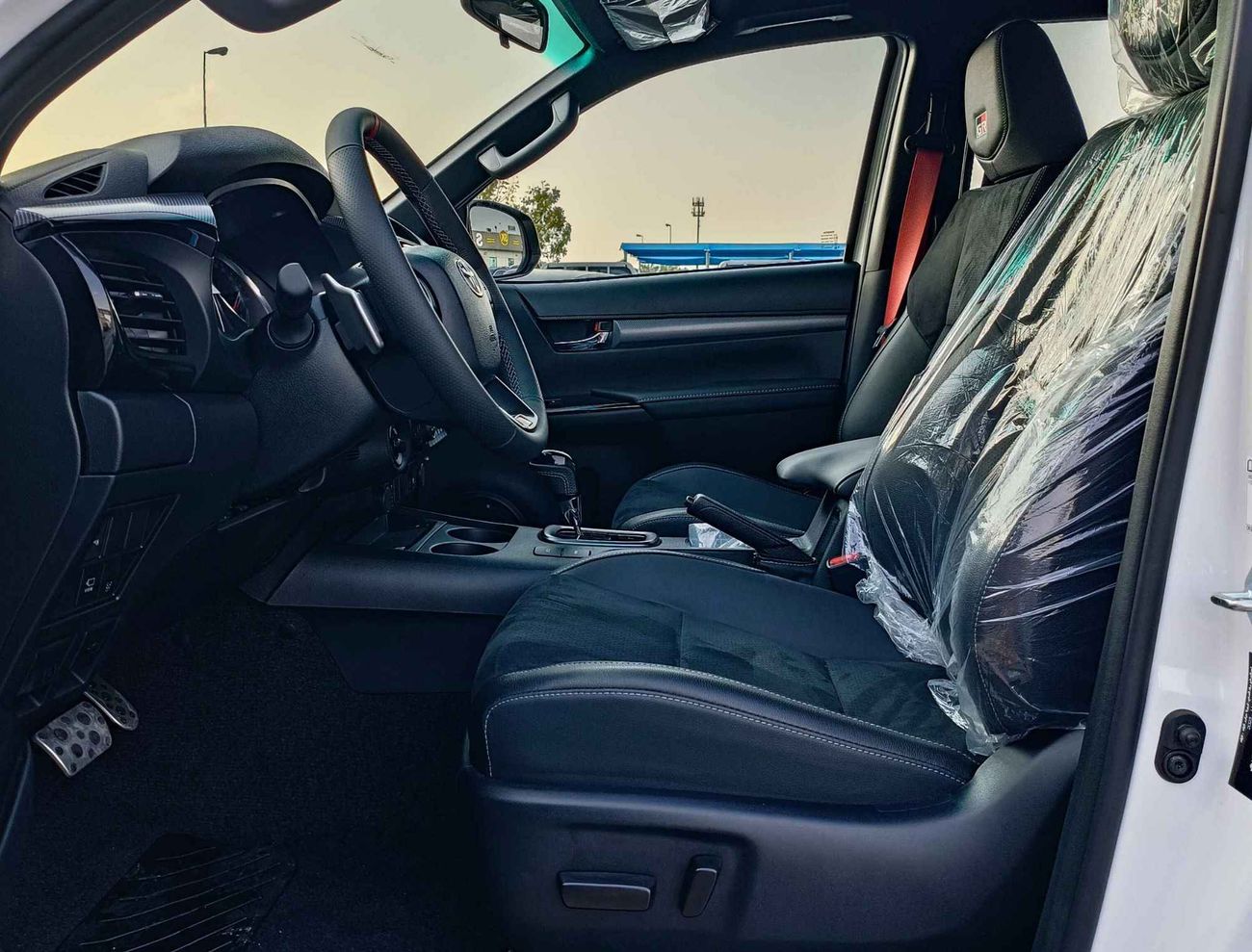 Toyota Hilux GR Sport / 2.8L DIESEL / A/T / Roll Bar / Back Side Step  (CODE #  HDGR28AF)