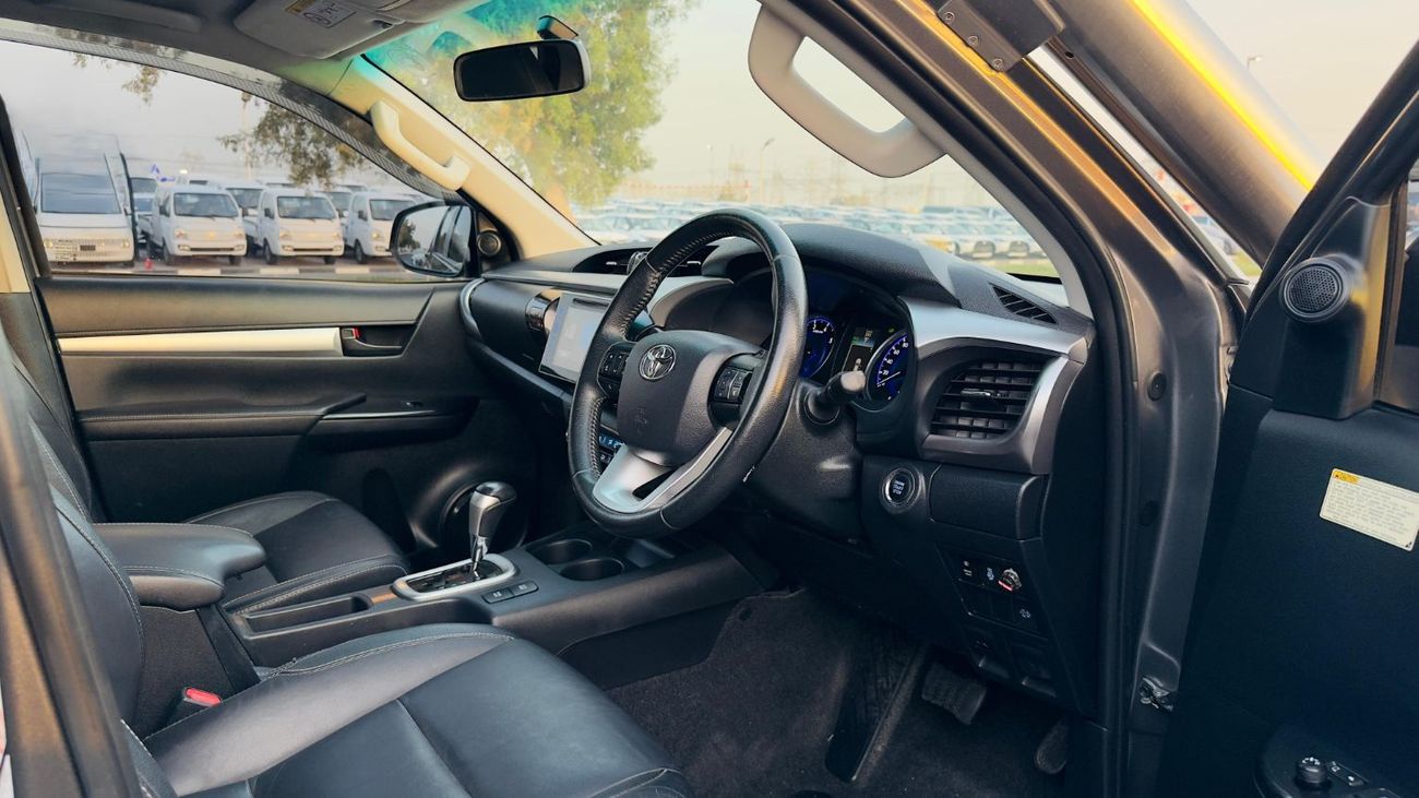 Toyota Hilux DOUBLE CABIN | 2019 | 2.8L DIESEL ENGINE | AUTOMATIC TRANSMISSION | 4WD | RHD | OFFROAD EDITION