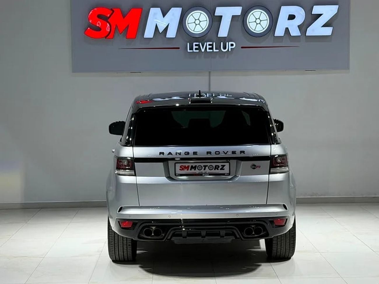 لاند روفر رينج روفر سبورت SVR 5.0L (550 HP) CLEAN TITLE V8 SUPERCHARGED FULLY ORIGINAL PAINT SVR LOW KM