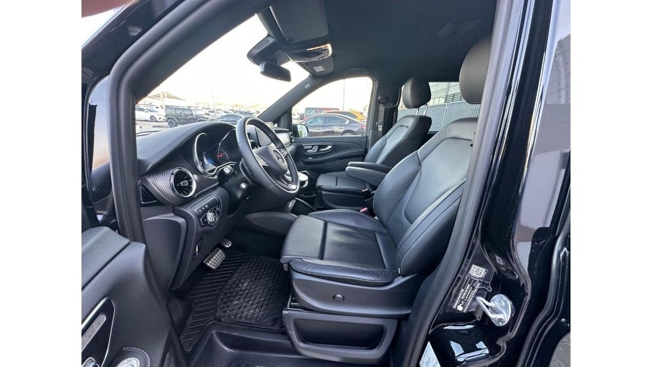 Mercedes-Benz V 300 V-300 deisel 2023 FULL OPITION // UNDER WARRANTY // ORGINAL PAINT // PERFECT CONDOITION