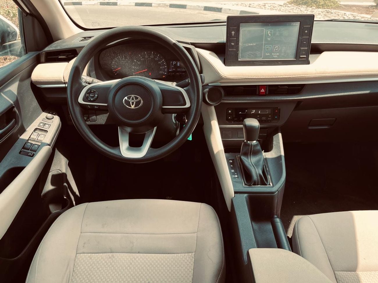 Toyota Yaris E Toyota Yaris 1,6L 2023 Gcc Mid option