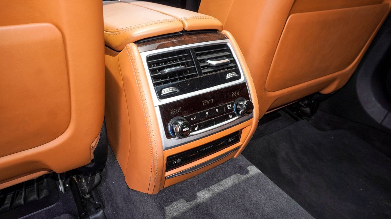 بي أم دبليو 740Li