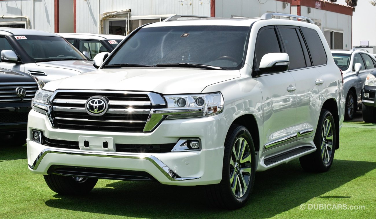 Toyota Land Cruiser VXR 5.7 V8