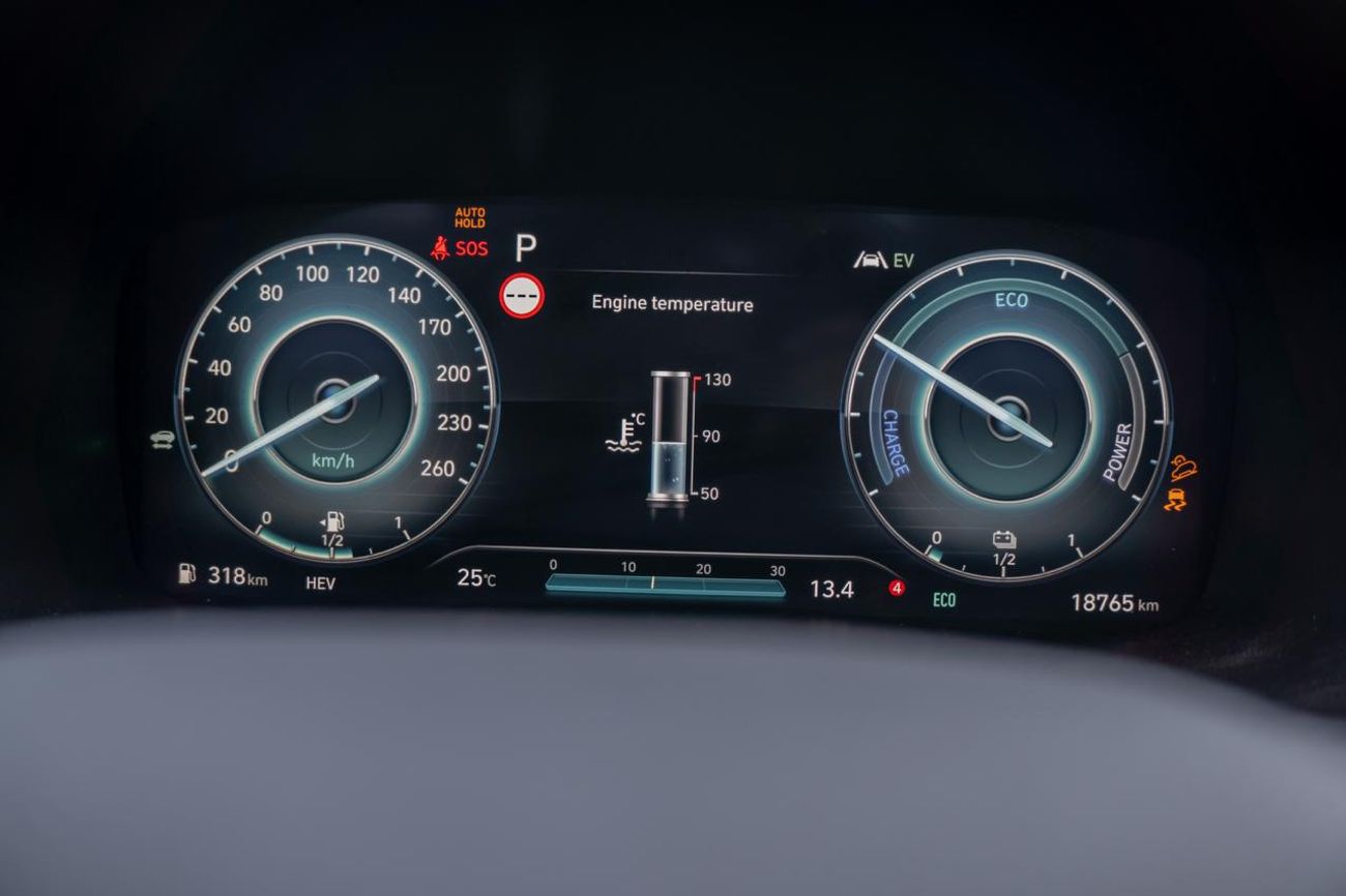 Hyundai Santa Fe hybrid