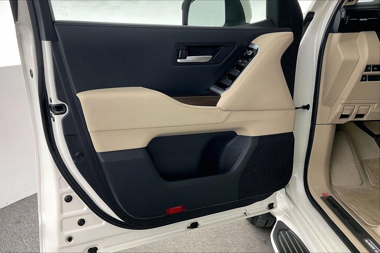 Toyota Land Cruiser GXR | National Day Celebration | Guaranteed Warranty | 0 Down Payment