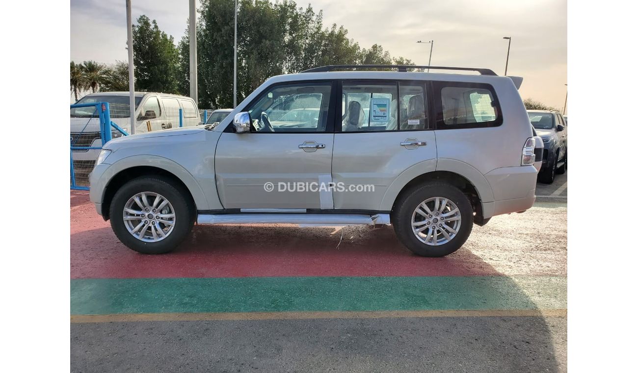 Mitsubishi Pajero Mitsubishi Pajero GLS 2022 Model White/beige 3.8L Petrol