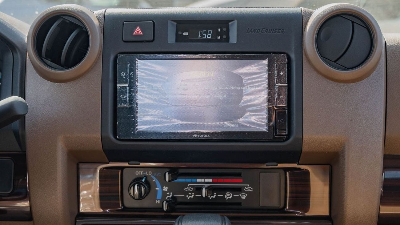 Toyota Land Cruiser Pick Up 2025 Toyota Land Cruiser LC 79 4.0L AT Petrol (Beige) Basic