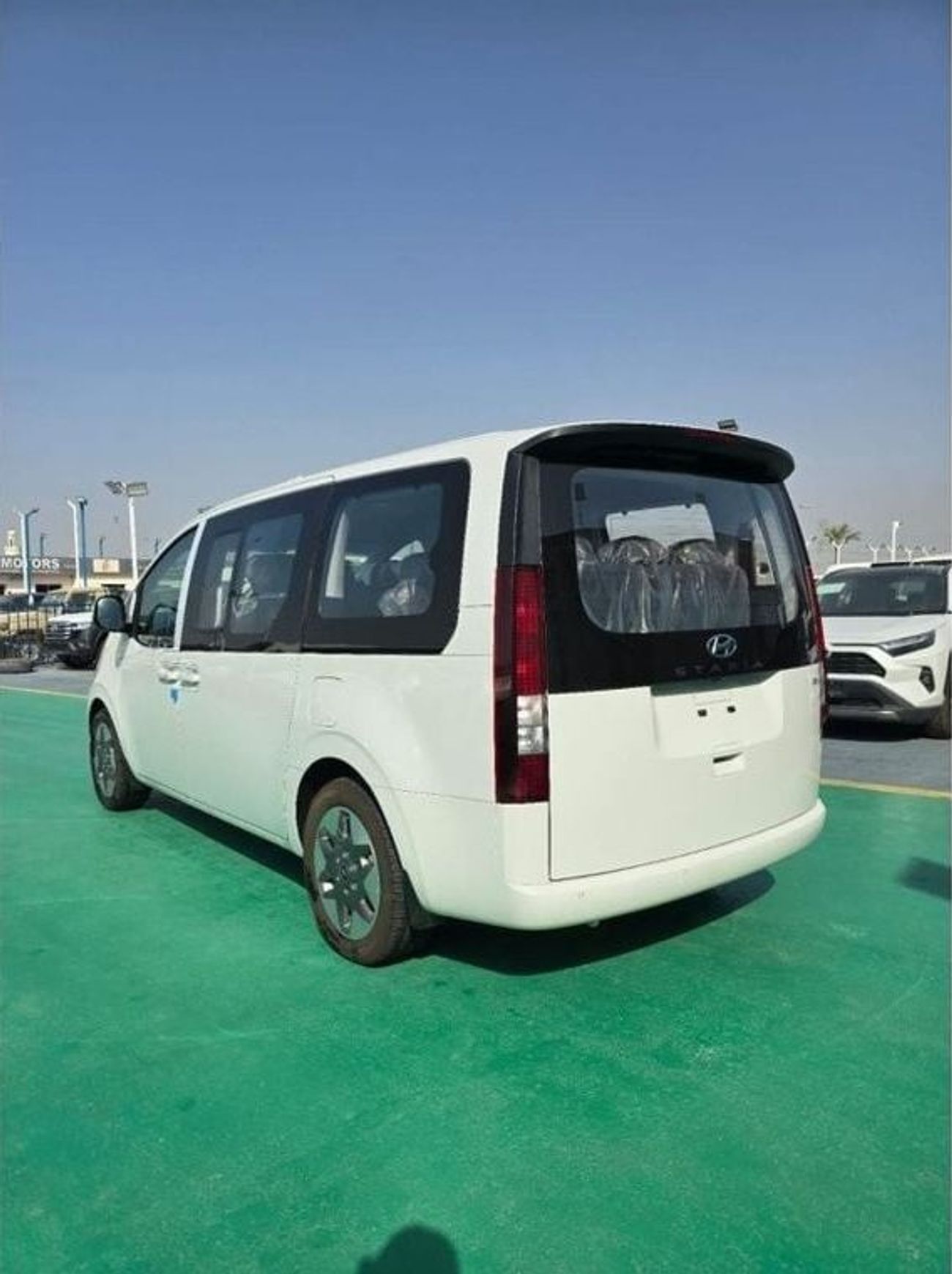 Hyundai Staria 3.5L PETROL V6 11 SEATS A/T 2025