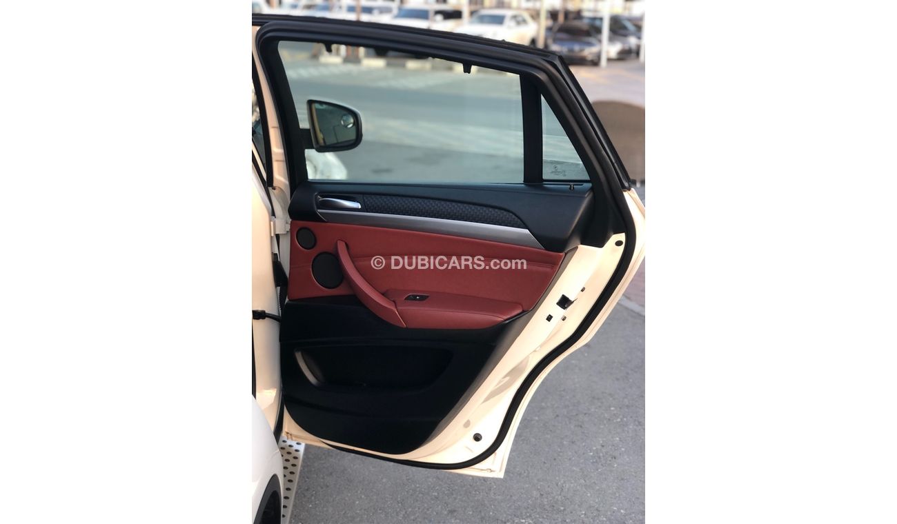 بي أم دبليو X6 موديل 2010 خليجي حاله ممتازه من الداخل والخارج فل مواصفات بانوراما ومثبت سرعه وتحكم كهربي كامل ونظام