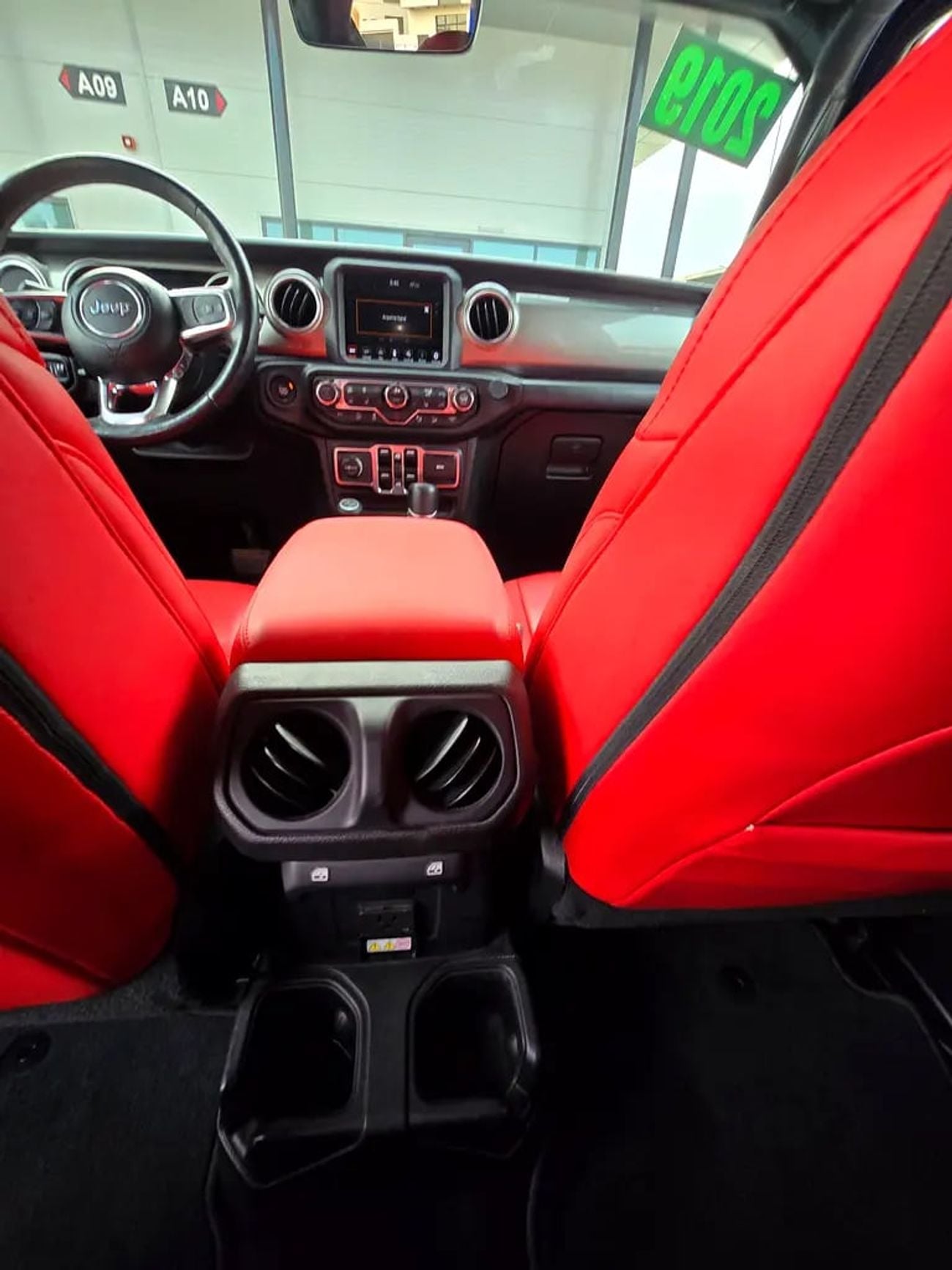 Jeep Wrangler Sahara - American Specs - GCC