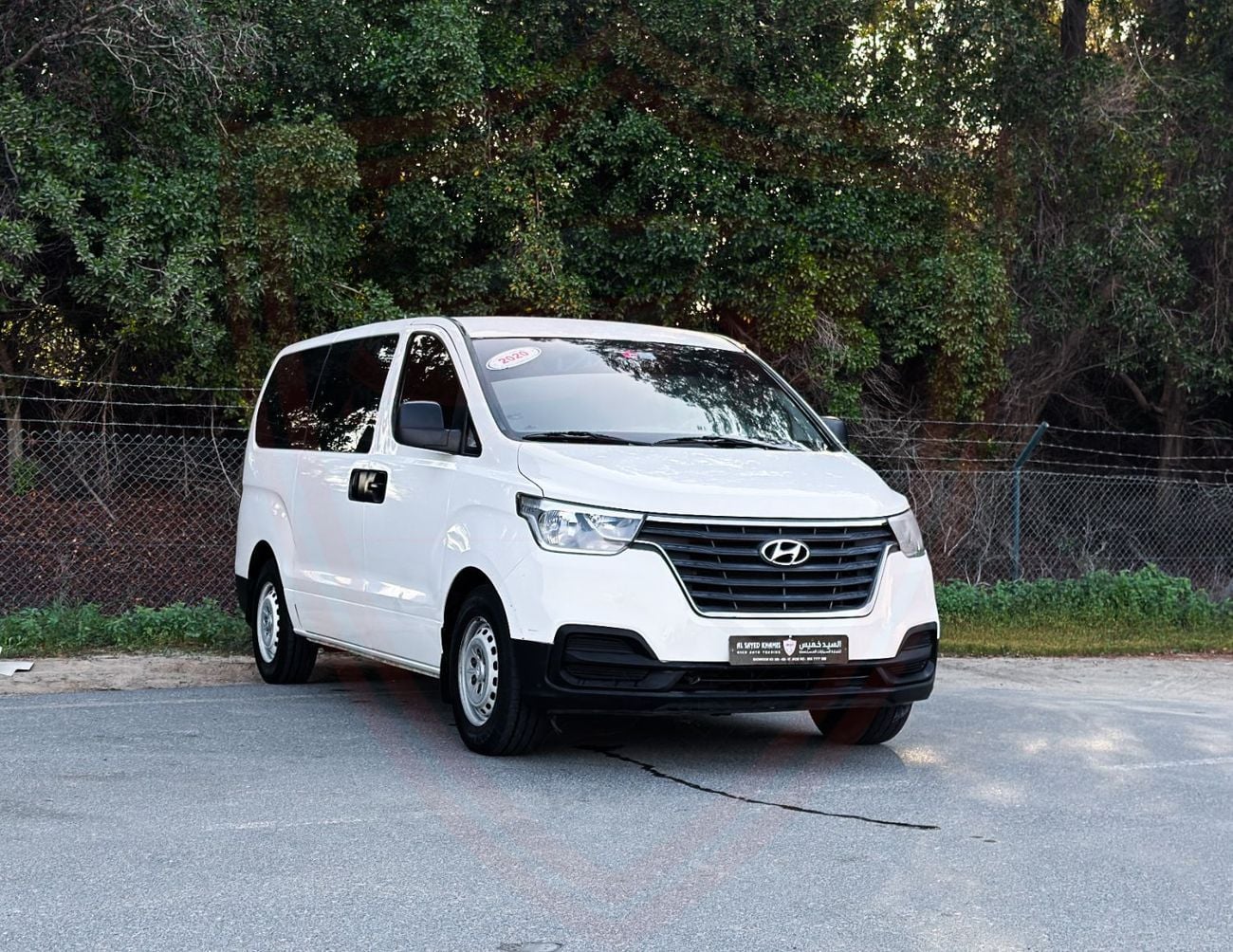 Hyundai H-1 Hyundai H1 | 2.4 L | 2020 | GCC | Accident-Free | In Excellent Condition | 806 P.M