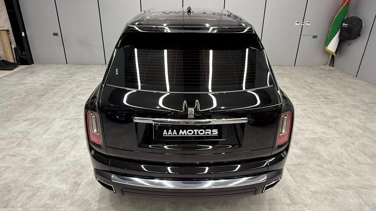 Rolls-Royce Cullinan Silver badge