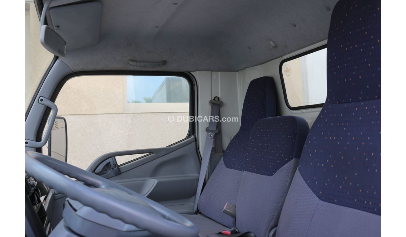 ميتسوبيشي فوسو كانتير ميتسوبيشي بيك اب مع مولد كهرباء 2007 ماشيه فقط 8000 كيلوا