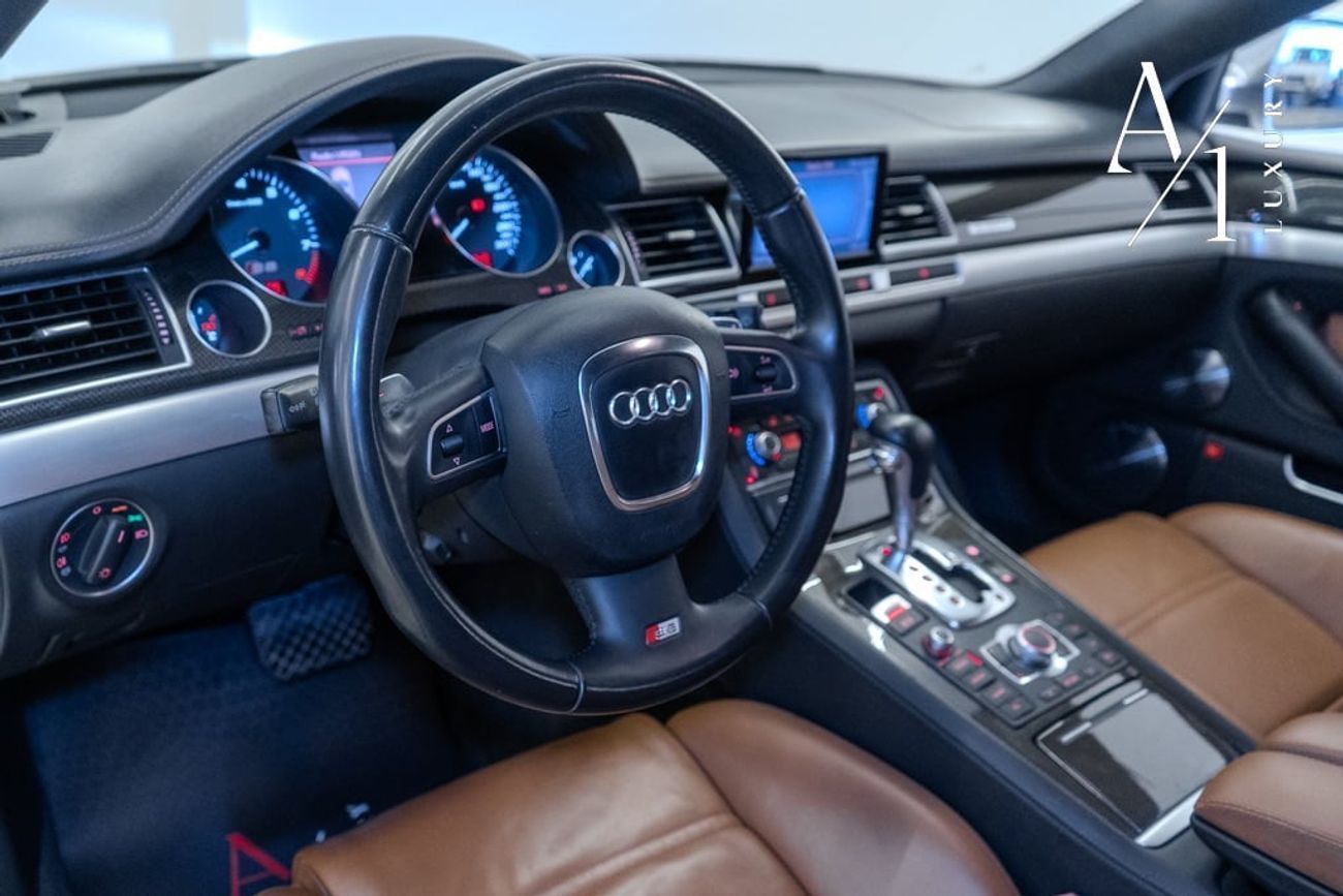 Audi S8 2009 Audi S8 V10, Clean Title, Zero Paint, GCC