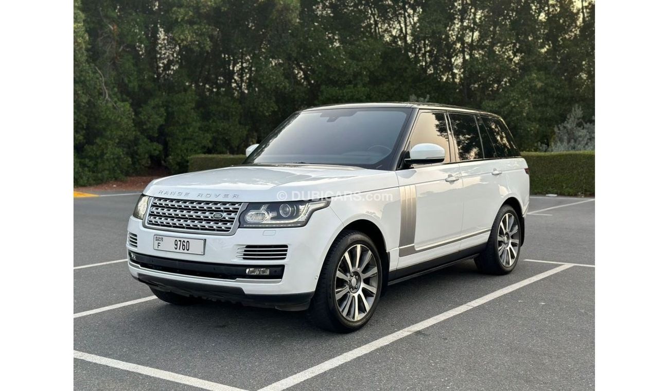 Land Rover Range Rover VOGUE HSE 2015 GCC V8 ORIGINAL PAINT // FULL SERVICE HISTORY // ACCIDENT FREE
