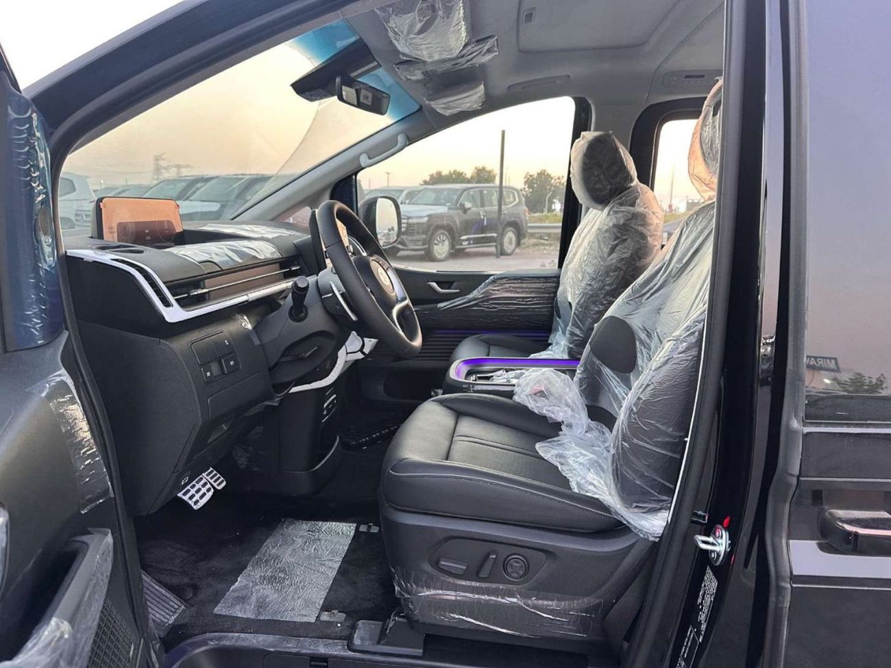 Hyundai Staria HYUNDAI STARIA 2.2L 4WD DIESEL MINIVAN 2025