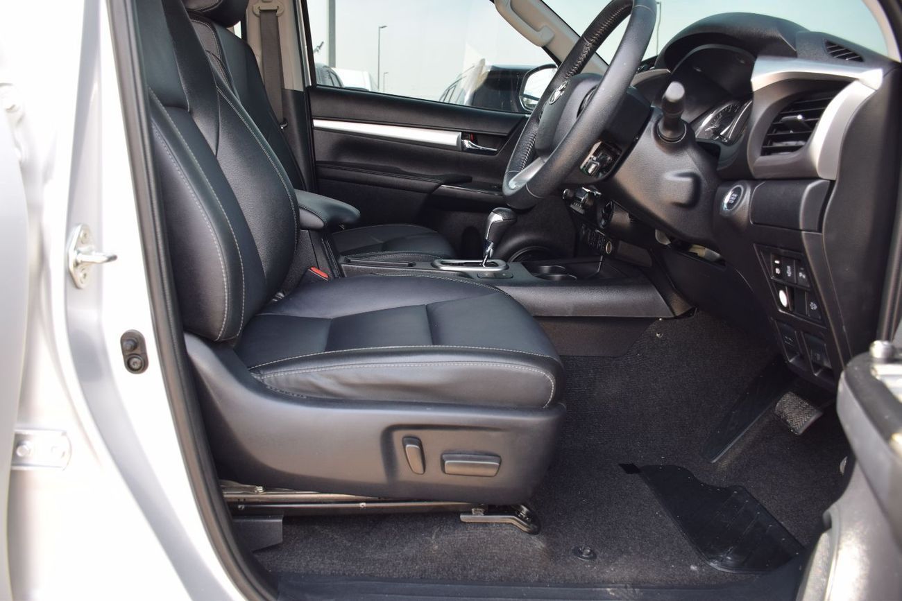 Toyota Hilux 4X4 DIESEL 2.8L Right Hand (Export Only)