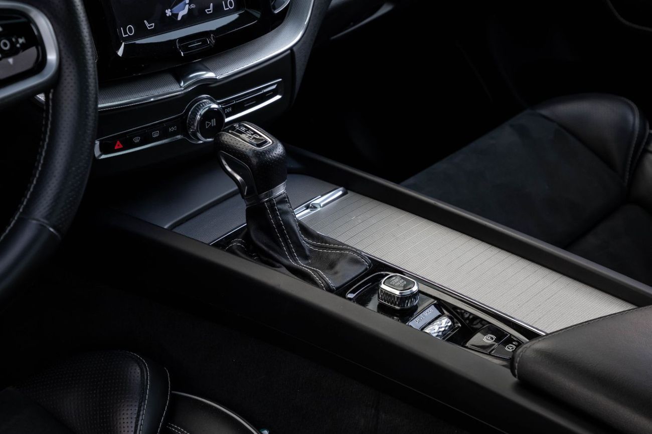 Volvo XC60 XC60 R-Design | 1,704 P.M | 0% Downpayment | Fantastic Condition!