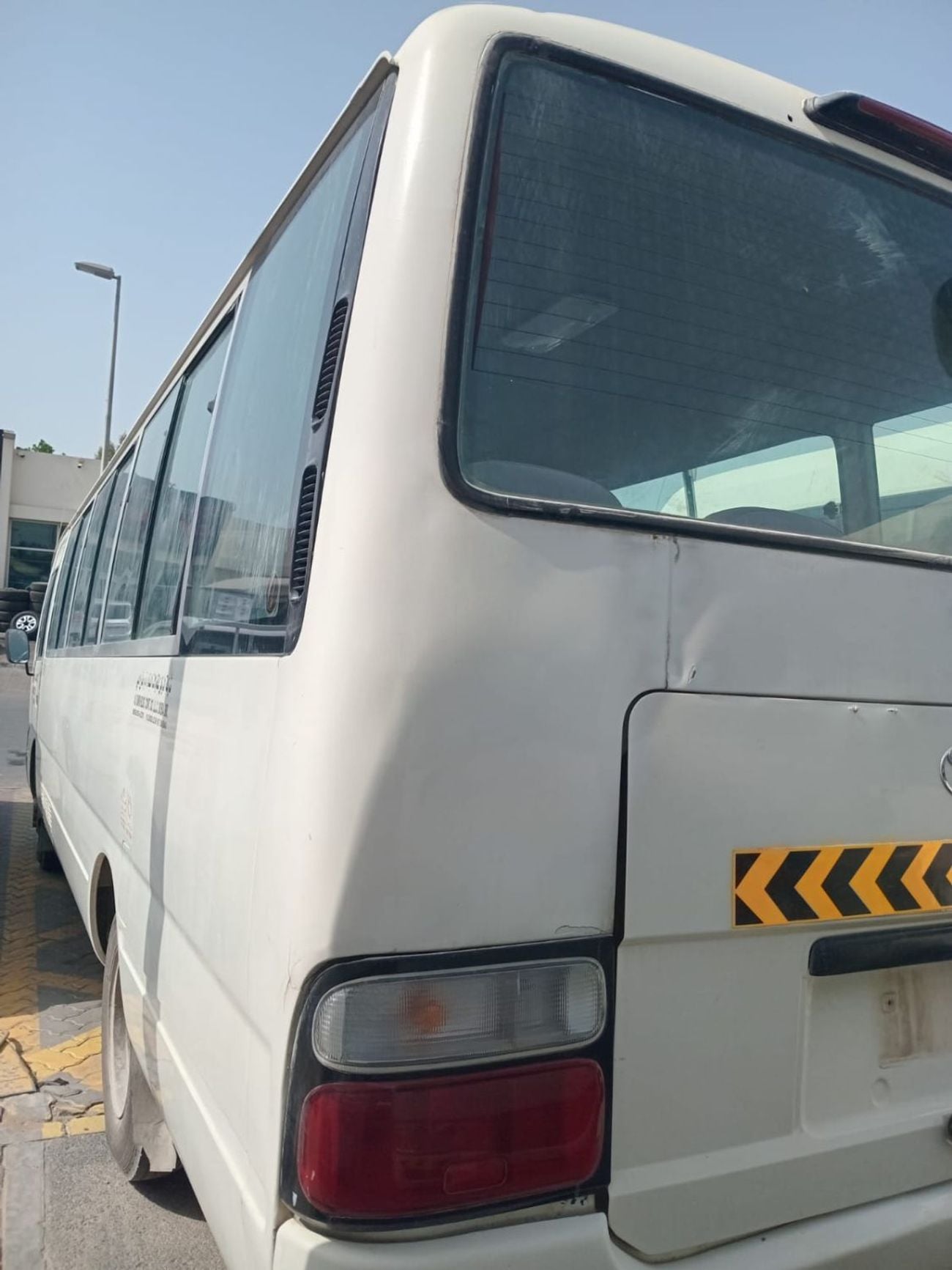 تويوتا كوستر 2.7L PETROL 30 SEATER MANUAL TRANSMISSION