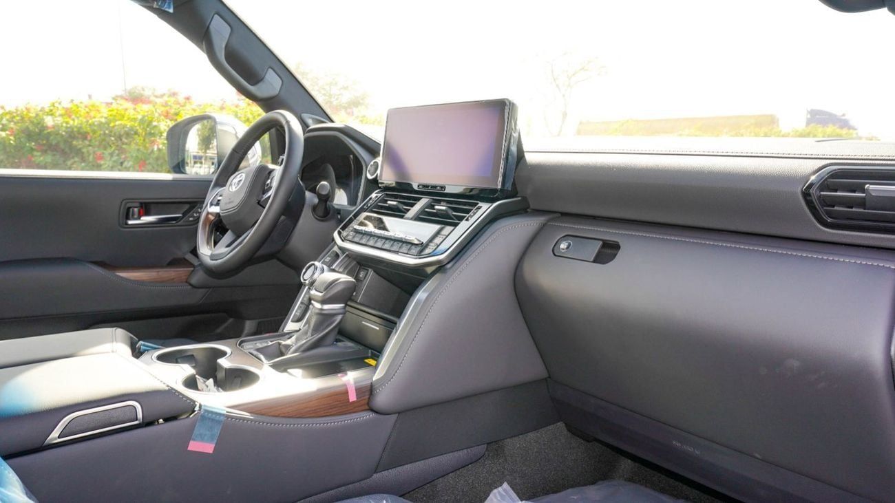 Toyota Land Cruiser ECT0077 - Toyota Land Cruiser 300 VX - 3.5L Petrol Auto GCC Black/Black